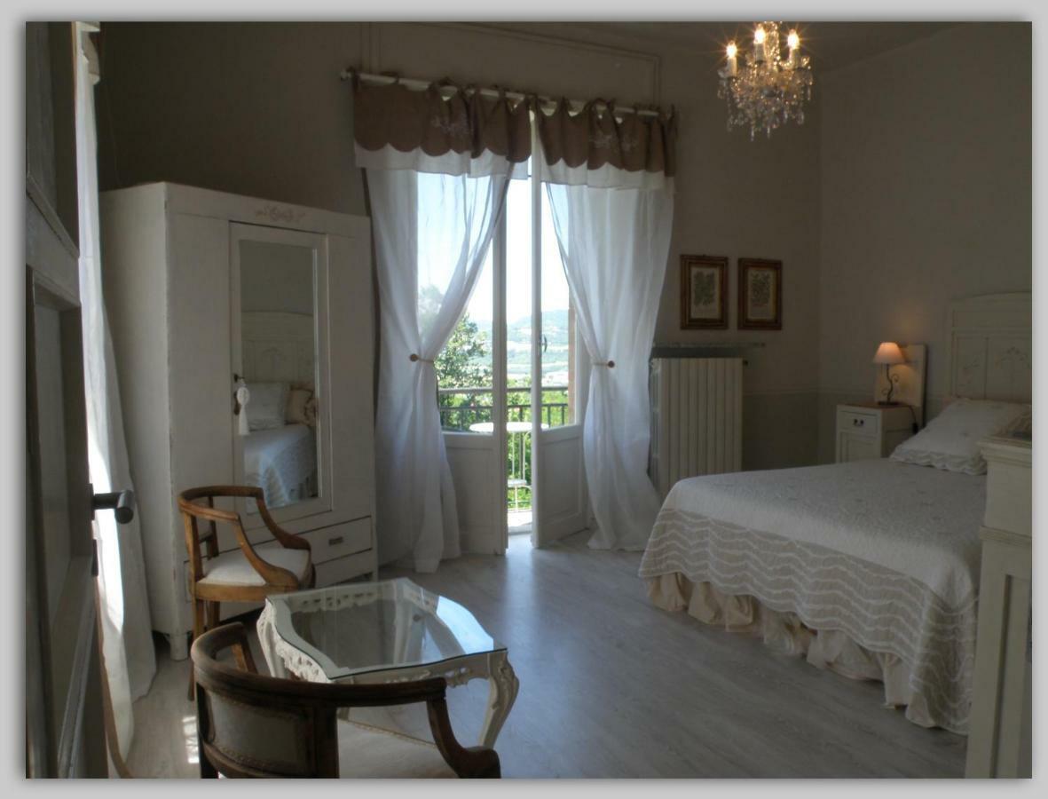 Bed and Breakfast Cascina Luvot Melazzo Exteriér fotografie
