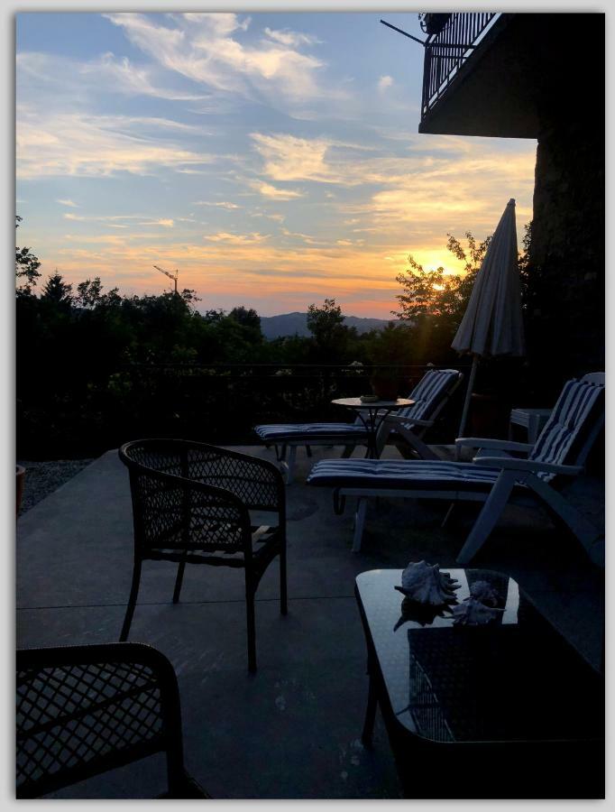 Bed and Breakfast Cascina Luvot Melazzo Exteriér fotografie